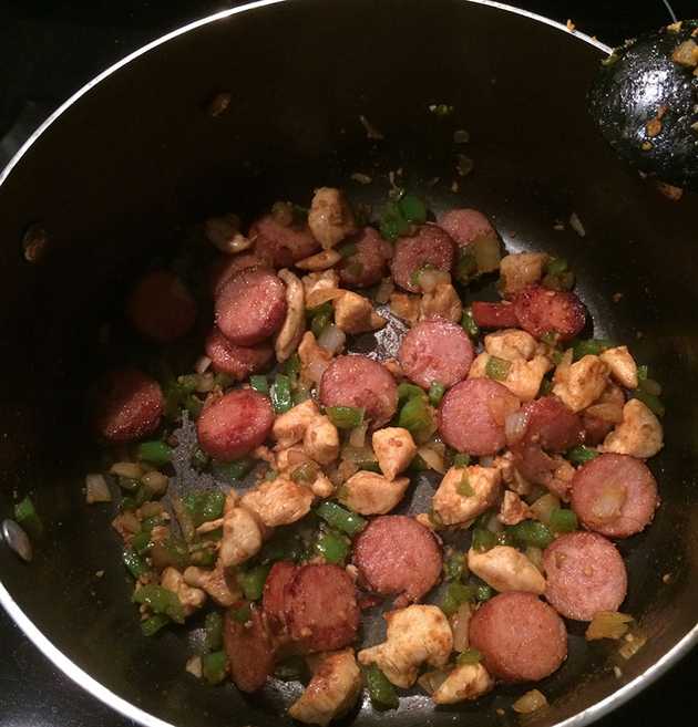 jambalaya in skillet